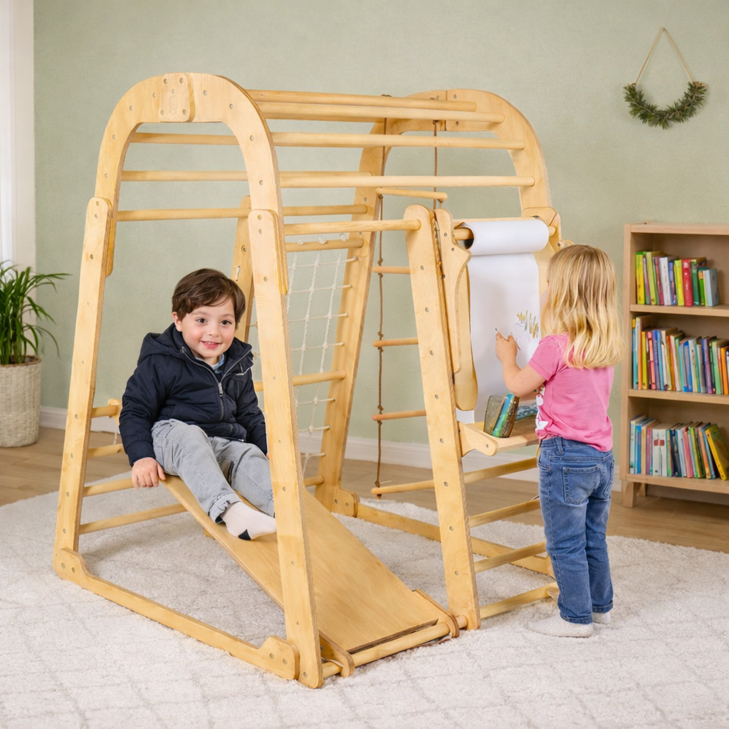 Kinder Indoor Spielplatz 8-in-1 – Klettergerüst mit Kletternetz, Rutsche, Gymnastikringe, Hängende Leiter, Disc-Schaukel, Maltafel und Kinderstuhl – Beige